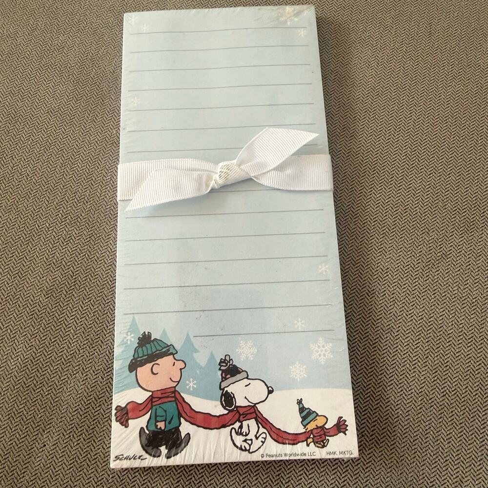 Discontinued Hallmark Peanuts Snoopy Charlie Brown Christmas Magnetic Notepad